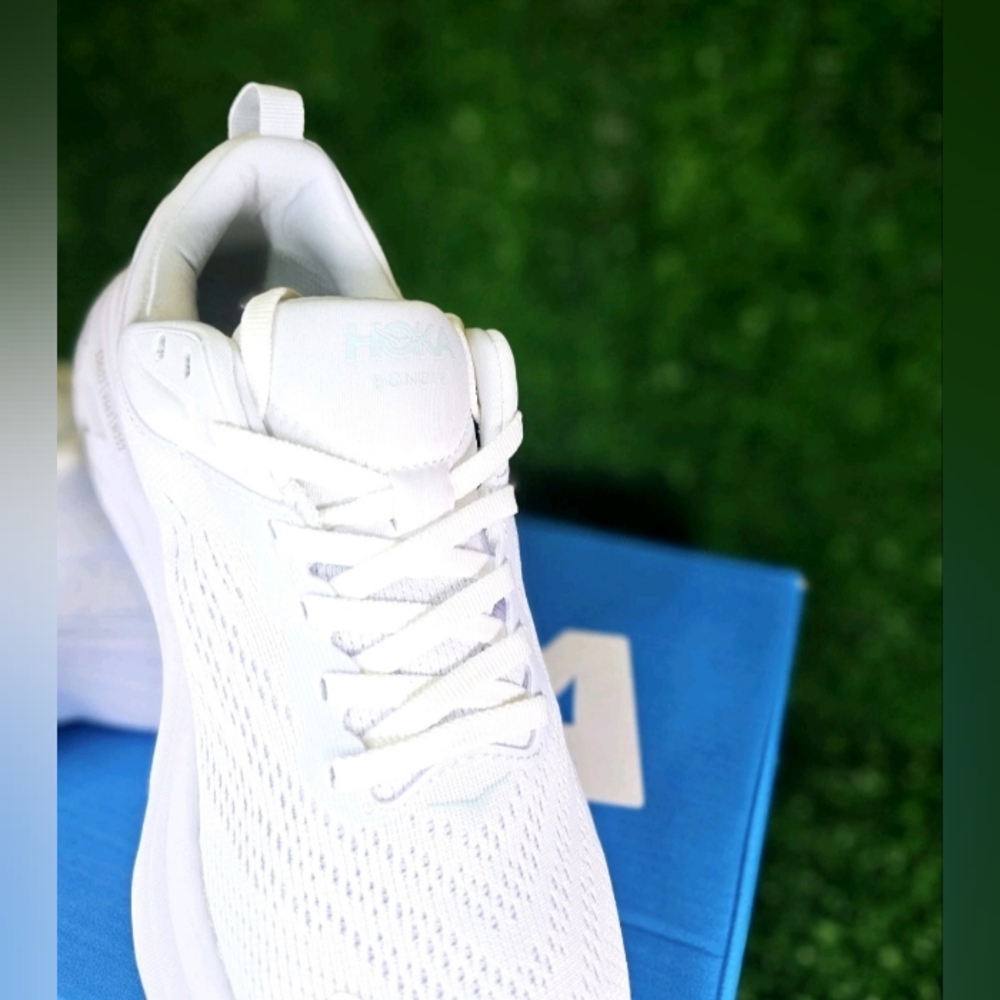HOKA Bondi One One 8 Men Triple White Running Shoes Brand New - Picture 9 of 10